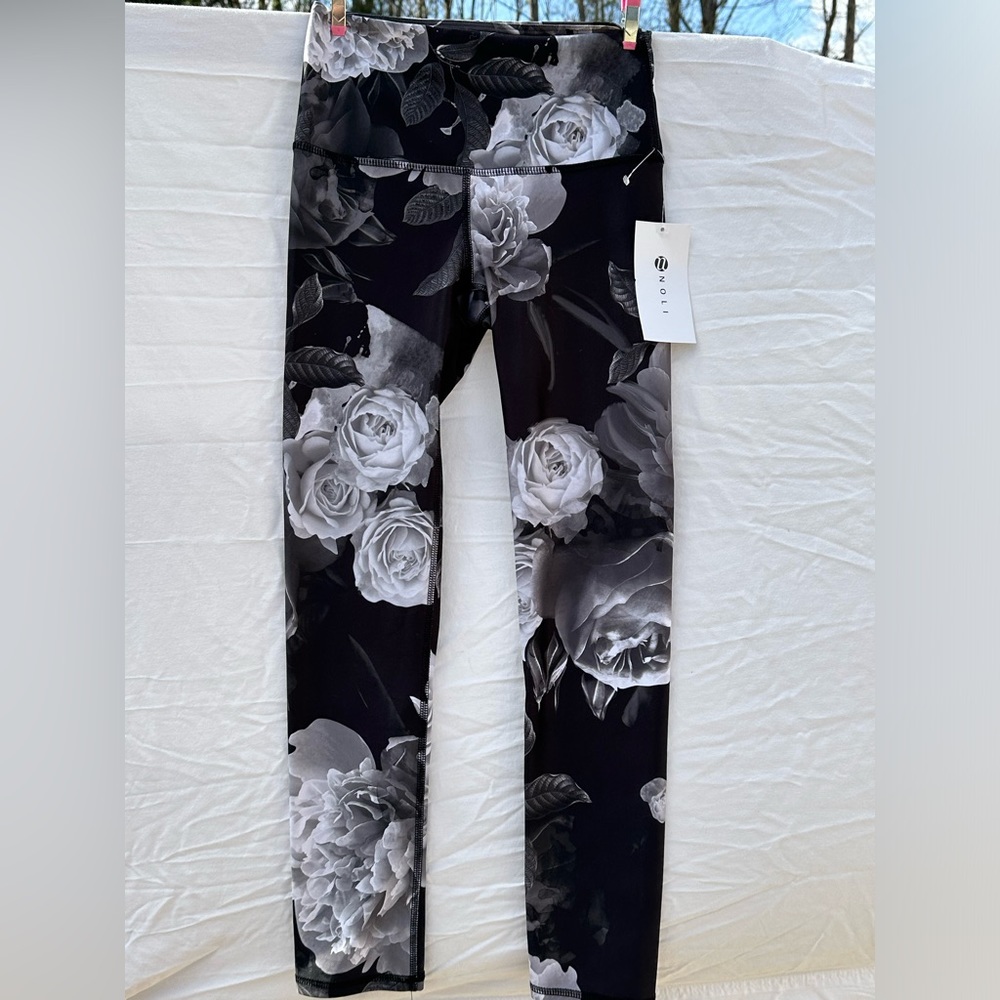 Noli‎ Active floral leggings NWT